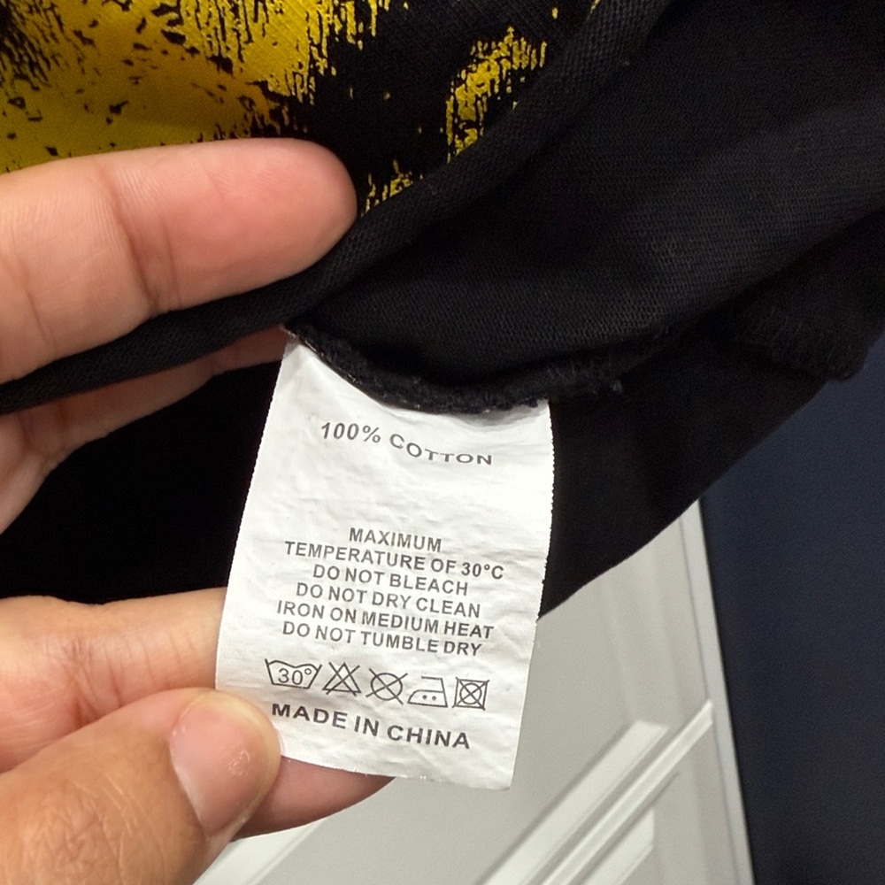Mixed Emotions Street Wear SZ M Black and Yellow Graphic T-Shirt - Picture 9 of 9